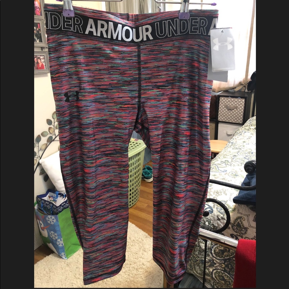 NWT crop leggings